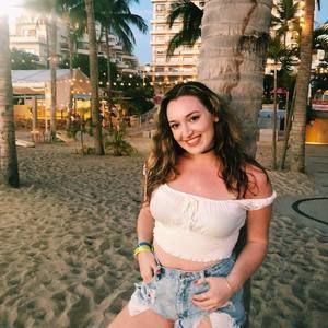 Meet your Posher, Alexis